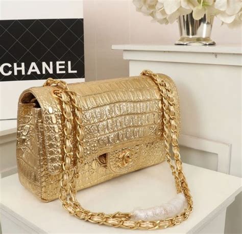 bolsa chanel dourada|Pre.